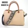 Bolsa Feminina Bordada Alça de Ombro Bolsa Transversal com Alça Ajustável Personalizada Estilo Étnico Retro Alargada Europeia e Americana Jacquard Moda Substituição