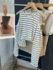 Sensação refrescante! Camisa Casual Fashionável de Gola Redonda Estilosa de Seda de Gelo Fina com Proteção Solar Off-Shoulder Dongdaemun Coreano