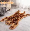 La alfombra de cachemir de imitación Amazon Tiger es resistente a la suciedad y suave, adecuada para la mesita de noche del dormitorio, fácil de mantener y adecuada para el sofá y la mesa de café de la sala de estar.