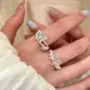 Anel Borboleta Dançante Azul Gelo Cintilante Azul Ultra-Fada Zircônia para Mulheres, Anel de Dedo Indicador Exquisito de Nicho, Anel Aberto Versátil