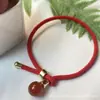 Ágata Vermelha Natural 10mm Esfera Redonda Pulseira de Cordão Vermelho Deste Ano Estilo Chinês Simples Pulseira de Suprimento Vivo Presente