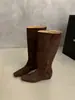 Botas altas de ante estilo francés con punta cuadrada, botas de mujer, nueva colección otoño 2026, versátiles botas altas de equitación