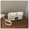 2026 Nueva Bolso de Hombro Cruzado Underarm Baguette de Leopardo con Remaches de Personalidad Tendencia Spicy Girl para Motocicleta para Mujer