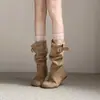 Aumento interno de altura de 5CM, camurça de sola grossa, botas empilhadas plissadas Maillard, novas botas de cowboy western de verão, botas retrô