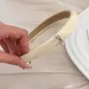 Nueva Diadema Plateada Estrecha con Lazo Dulce Color Sólido Charol Piel Sintética Accesorio de Moda para el Cabello Adorno de Corona Alta para el Cabello