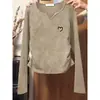 Camiseta de mujer de algodón puro con cuello en V, manga larga, diseño único, pliegues laterales, ceñida a la cintura, corte ajustado, color caqui, top de otoño