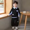 Conjunto deportivo para niños, colección de otoño 2026, estilo nuevo para niños mayores, primavera y otoño, corte holgado, diseño color block, conjunto casual de dos piezas de moda