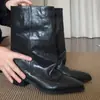 Botas retro negras de estilo francés con textura de piel de oveja, punta fina, hasta la pantorrilla, para verano, tacón grueso, adelgazantes, elegantes, cuero suave, slip-on, botas de tacón apilado