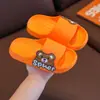 [Sola Macia Antiderrapante] Chinelos Familiares para Adultos para o Verão, Meninos e Meninas, Desenho Animado Fofo para Banheiro Interno e Casa