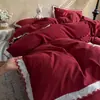 Juego de ropa de cama de cuatro piezas con encaje de colores, apto para todas las estaciones, suave y amigable con la piel, lavable a máquina, disponible al por mayor