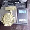 Medalla Conmemorativa Tema Armonía Estelar Textura de Metal Dorado Ceremonia de Celebración de Aniversario Insignia de Honor y Reconocimiento