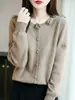 Suministrado directamente por el fabricante, cárdigan de punto de color liso con cuello redondo, chaqueta de corte holgado para mujer, nuevo suéter de abrigo ajustado para otoño e invierno, moderno