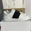 Zapatos Blancos Nuevos 2024 Marca V Suela Gruesa con Tachuelas Unisex Versátiles de Cordones Tenis Casuales Tenis con Bloques de Color