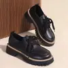 Zapatos de cuero para mujer de talla grande con punta redonda transfronterizos, nueva temporada primavera/otoño 2026, mocasines de moda europea y americana con suela gruesa y que aumentan la altura en stock