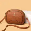 Bolsa Transfronteiriça Feminina Nova Primavera/Verão 2025 Versátil Rombo Casual Ombro Concha Bolsa de Grande Capacidade Mãe de Meia-idade