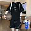 Traje corto de manga corta de moda estilo Hong Kong para hombre, conjunto casual de verano holgado versátil de camiseta y pantalones cortos de seda helada para deportes
