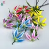 Lirio de Fuego de Tres Cabezas, Lirio de Calas de Tres Cabezas, Flores de Seda para Decoración de Ventana de Boda, Arreglo de Exhibición Comercial Flores Artificiales