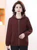 Elegante abrigo de otoño para madre de mediana edad, gabardina con capucha que rejuvenece, chaqueta de moda casual para mujeres de mediana edad y mayores de primavera y otoño