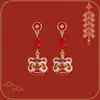 Pendientes de felpa de danza del león de moda para mujer, nuevo estilo 2026, aspecto de alta gama, perfectos para invierno.