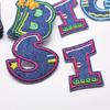 Novos Adesivos de Tecido com 26 Letras Inglesas do Fabricante Adesivos Bordados em Jeans Decoração de Mala de Viagem Adesivos de Patch de Letras