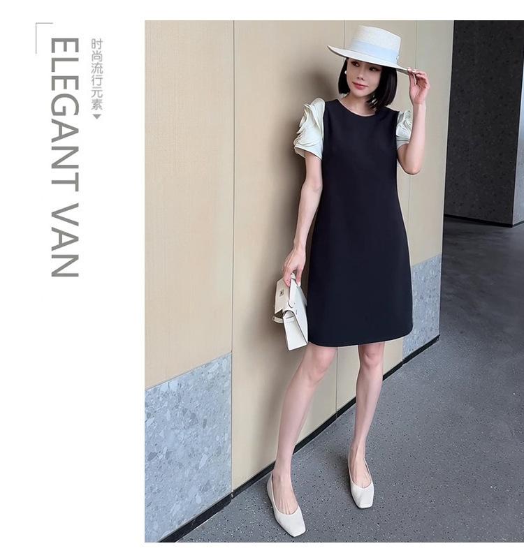 跨境淘货源分销2024春夏秋季裙子新款，街头潮流减龄小个子爆款欧货网红款，运动休闲运动气质休闲时尚流行新款春夏秋装，春夏秋装女装时尚套装女装春夏秋季套装女套装女女士运动服裙子单件连衣裙淑女风格女装时尚裙子盐系休闲女装2024百搭设计感小众洋气阿里国际站跨境采购Cross-border, online source, distribution 2024 spring and summer autumn, skirts, new styles, street trends, age reduction, small, explosive, European goods, network red, sports, leisure sports, temperament leisure, fashion popular, new spring and summer autumn clothing, spring and summer autumn women's clothing, fashion, suit women's clothing, suit women, women's sportswear, skirt single, dress, lady style, Women's fashion skirt, salt department, casual women's dress, 2024, everything, design sense, niche, foreign style, Ali International Station, cross-border procurement