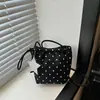 Bolso tipo cubo de lunares estilo coreano para mujer, bolso de hombro casual moderno y a la moda, bolso cruzado dulce, compacto y ligero para mujer