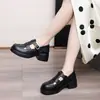 Sandalias cerradas huecas de suela gruesa para mujer, nuevo modelo de verano 2026, zapatos romanos casuales transpirables de suela blanda, zapatos negros para ir al trabajo