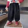 Pantalones tipo jogger holgados para niños, pantalones deportivos casuales grises para niños, pantalones de chándal versátiles con cintura elástica para niños pequeños y niños pequeños, pantalones de moda