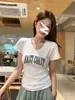 Camiseta de Manga Corta con Cuello en V y Estampado de Letras a la Moda para Mujer, Nuevo Estilo Europeo y Americano Verano 2025, Top de Moda que Ceñe la Cintura