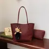 Colección Otoño 2026: Bolso Tejido de Alta Calidad Estilo Retro - Un Bolso de Mano y Tote de Hombro Minimalista y de Moda