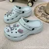 Zapatos Crocs marca alternativa dijes para zapatos DIY Gato KT modelo nuevo 2026, zapatos cómodos de punta cerrada, venta al por mayor transfronteriza