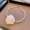 Collar de perlas con flor de rosa retro francesa, cadena de clavícula con temperamento de súper hada, nuevo collar de alta calidad a la moda de celebridades de Internet