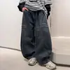 Calças de outono para meninos, jeans estilosos de rua para crianças, novo modelo outono e primavera 2026, calças de outono para crianças de tamanho médio e grande, estilosas