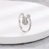 Anillo de Guitarra de Diamantes Brillantes 2026 Nuevo Diseño de Moda Tendencia Anillo para Dedo Índice Estilo Instrumento Anillo de Violín Completamente de Diamantes para Mujeres