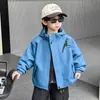 Chaqueta Infantil 2026 Primavera y Otoño Nuevo Estilo Chaqueta de Montañismo Cortavientos para Exteriores para Niños Chaqueta con Capucha Tres en Uno para Niño Otoño e Invierno
