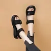 Sandalias Deportivas Planas para Mujer 2026 Verano Nuevas Antideslizantes Suela Suave Estudiante Punta Abierta Estilo Universitario Velcro Zapatos de Playa