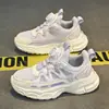 Tênis dad shoes infantil com fivela e mesh rosa, sapatinhos brancos para crianças de meia idade e mais velhas, novo tênis esportivo respirável 2026