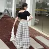 Conjunto de Verano para Niñas 2026 Nuevo Casual Estilo Coreano para Niñas Mayores, Top de Manga Corta con Estampado de Letras Combinado con Conjunto de Pantalones a Cuadros