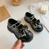 Sapatos de princesa em couro, sapatos de sola única com laços, sapatos de performance infantis de sola macia, sapatos Mary Jane para meninas, estilo Lolita, sapatos de outono para meninas pequenas