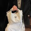 Este ano, a popular bolsa de mão de couro macio, casual, simples, de cor sólida, elegante, estilo coreano, para viagem, bolsa feminina