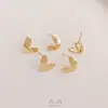 Aretes Curvos Brillantes en Forma de Corazón con Anillas Colgantes Chapados en Oro de 14 Quilates que Conservan el Color Joyería DIY de Aretes de Corazón