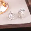 Brincos de Clipe Triangulares Coração de Pêssego e Coração de Pérola, Doces e Fofos, Simples, Luxo Leve, Versáteis, Sem Necessidade de Furo, Brincos Frescos e Modernos