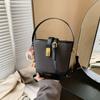 Bolsa de Mão Estilo Coreano de Luxo Balde 2026 Nova Moda de Nicho Versátil Bolsa de Ombro Simples Casual Bolsa Transversal