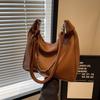 Bolso de gran capacidad para mujer Otoño e Invierno 2023 Nuevo bolso bandolera con cadena retro a juego Bolso tipo cubo popular este año