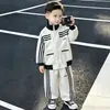Conjunto de Sudadera a Rayas para Niños Niños Primavera y Otoño Estilo Coreano Conjunto Deportivo Guapo de Dos Piezas Ropa para Niños de Edad Media y Mayores