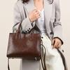 Bolsas Femininas Transfronteiriças 2025 Novas Bolsas para Mulheres de Meia-Idade Simples e Elegantes Bolsas para Mães Bolsas de Mão Femininas Tendência Bolsas Femininas