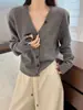 Otoño Invierno Simple Cuello en V 100% Lana Pura Cárdigan para Mujer Suelto Diseño Perezoso Sentido Suéter Tejido Cárdigan Ropa de Abrigo Temperamento