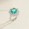 Anillo de Luz de Zirconia Incrustada en Oro Real Chapado en Cobre Transfronterizo Europeo y Americano Lujo Ligero Sensación de Alta Gama Anillo para el Dedo Joyería de Mano Versátil Fabricante Venta al por Mayor en Stock
