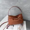 Diseño Personalizado de Fábrica Bolso Cruzado Versátil de Piel de Vaca de Primera Capa con Hebilla de Cierre Bolso de Hombro Cruzado de Viaje Retro de Nicho