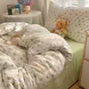 Popular juego de ropa de cama de cuatro piezas, suave y amigable con la piel, lavable a máquina, adecuado para dormitorios individuales de estudiantes, juego de tres piezas, estilo ins simple